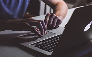 开云体育入口-日本网球队鏖战法国队，费德勒意外助攻引爆赛场热潮