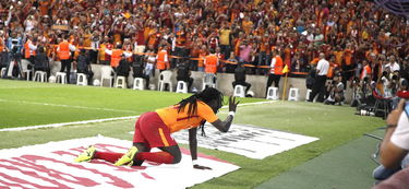 开云体育在线-阿森纳战平利物浦，拉莫斯梅开二度西甲——足球世界的新篇章