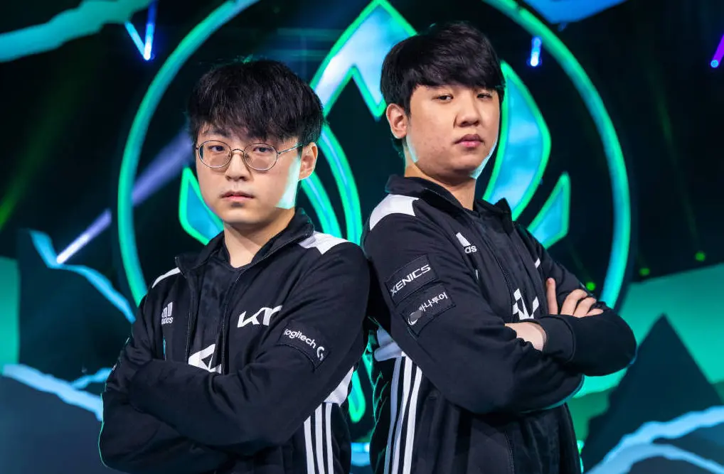 V5翻盘C9,Gumayusi线上压制力十足顶尖较量半决赛,引爆全场热议的简单介绍 V5翻盘C9,Gumayusi线上压制力十足顶尖较量半决赛,引爆全场热议的简单介绍